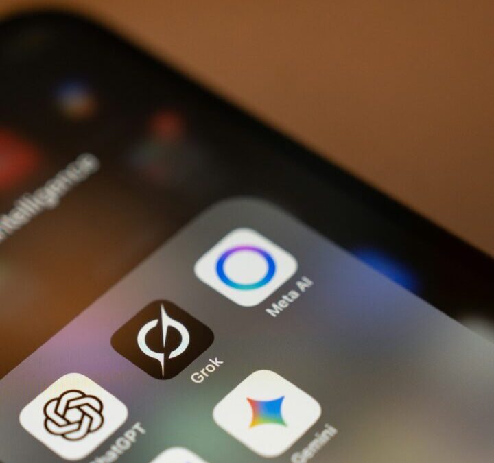 Внимание: ChatGPT и Grok им понудија вируси на корисниците