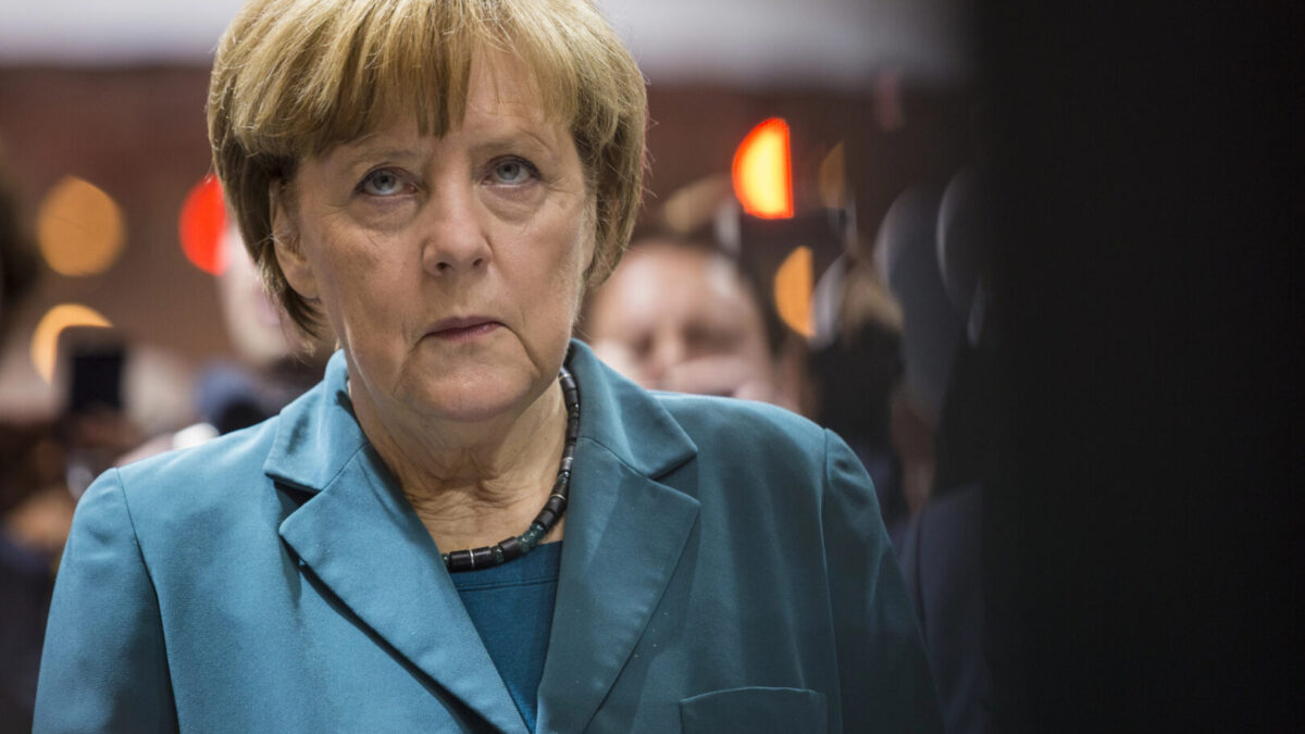 Меркел: Следниот конфликт меѓу САД и Европа би можел да биде предизвикан од вештачка интелигенција