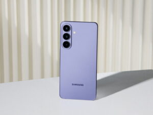 Galaxy S26 и S26+ го носат совршениот баланс за „Pro“ изглед