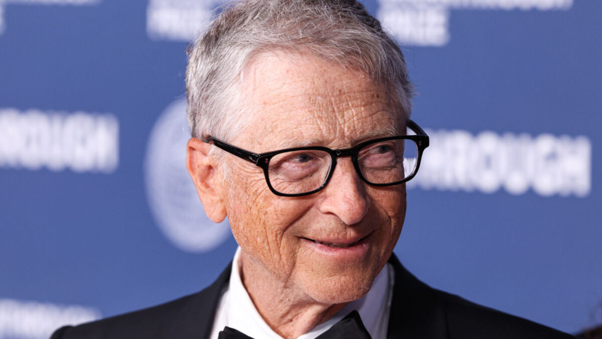 Бил Гејтс им се извини на вработените во фондацијата поради своите врски со Епстин