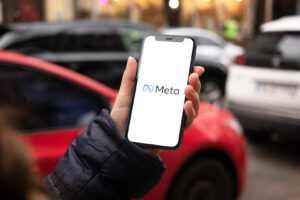 Meta и Google обвинети за намерно предизвикување зависност кај млади корисници