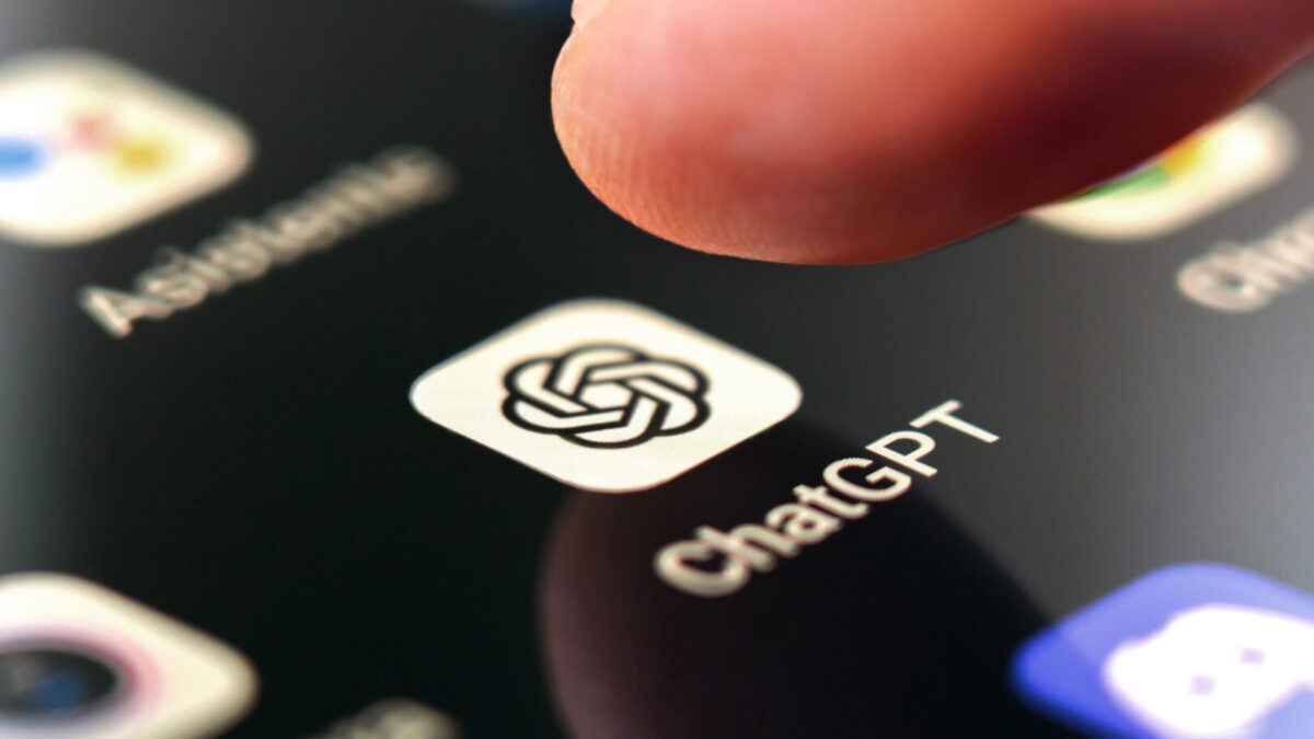 ChatGPT вели дека веќе не е толку „кринџ“