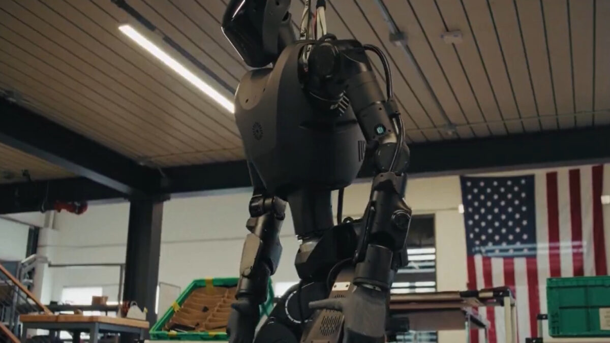 (ВИДЕО) „Терминаторите“ пристигнуваат во рововите: Хуманоидни роботи забележани на фронтот