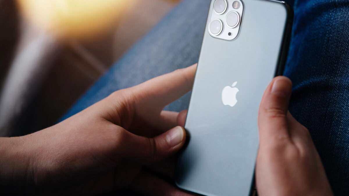 Apple „пресече“: iPhone-от што го чекавме доаѓа, но подгответе се за ладен туш