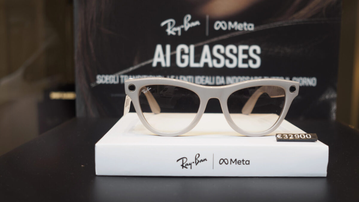 Meta се соочува со тужба: Паметните очила ги „шпионирале“ луѓето во тоалетот