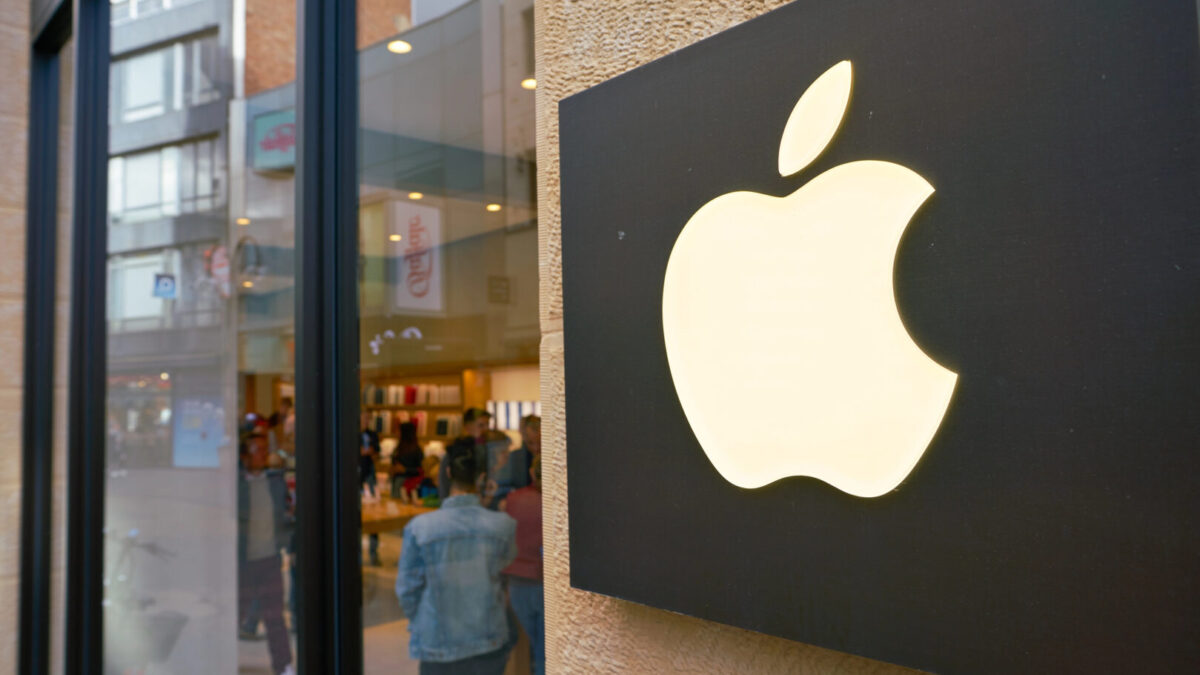 Apple ќе користи екрани на Samsung за својот преклоплив телефон