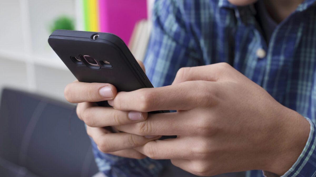 Грција воведува забрана за социјални медиуми за деца под 15 години