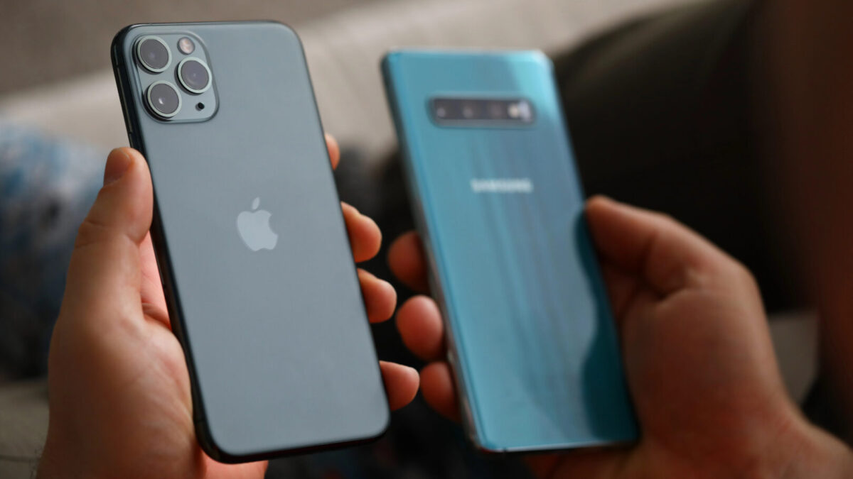 Човекот кој со години им ја „расипува“ забавата на Apple и Samsung се пензионира