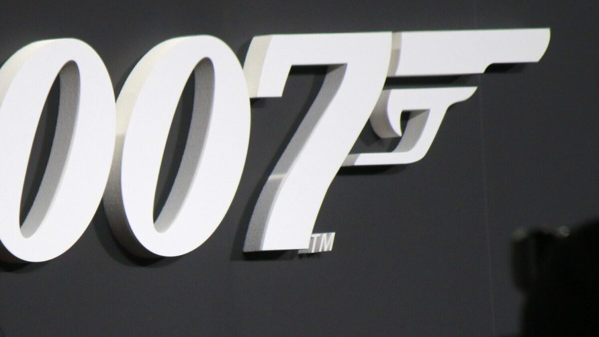 ВИДЕО: Џејмс Бонд зборува црногорски? Детаљ од новата игра го запали интернетот на Балканот