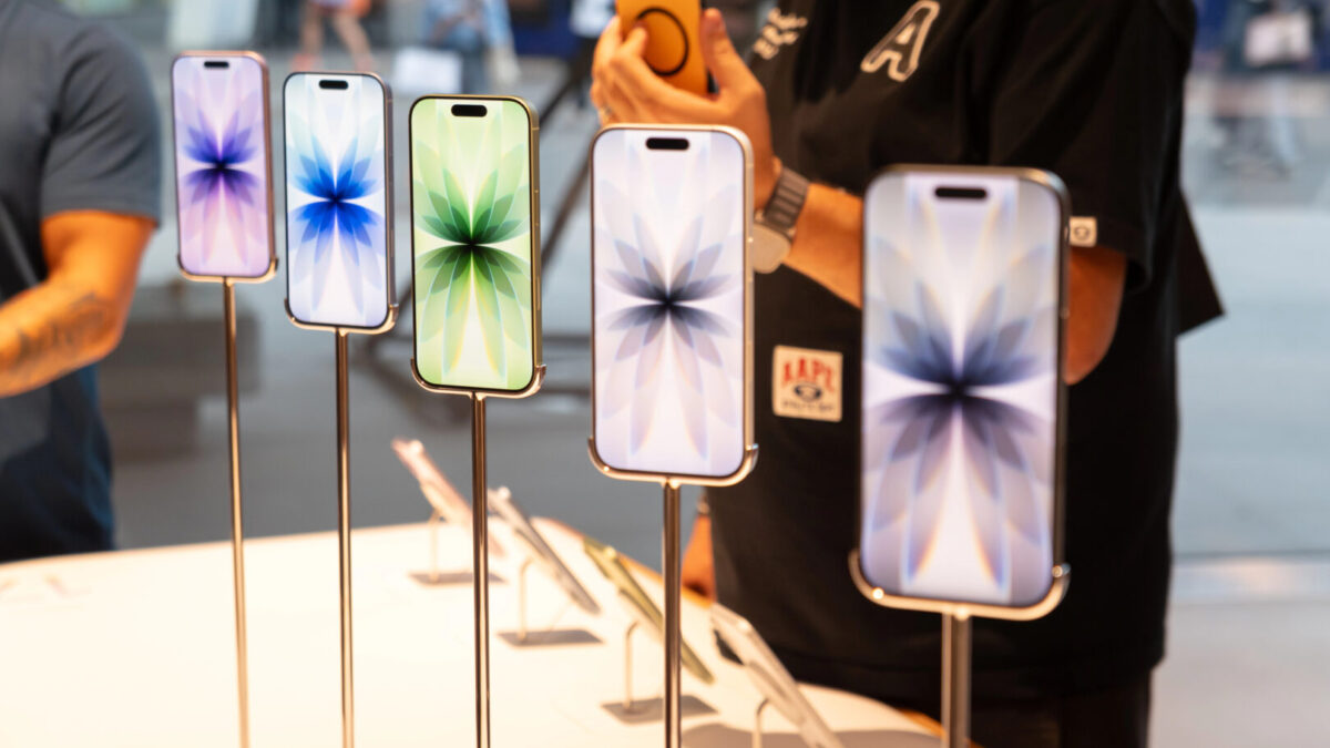 Доаѓа преклопен iPhone: Објавен датумот на премиерата на „ѕверот“ од Apple, но и лоши вести за цената