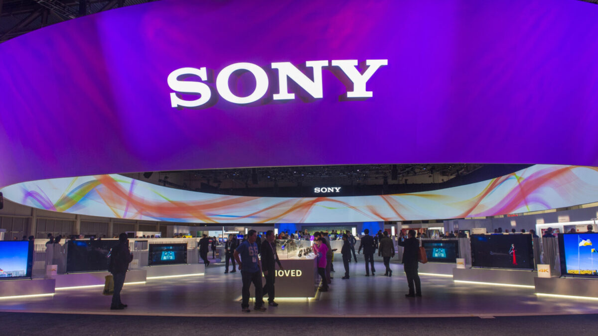 ВИДЕО: Нови слушалки од Sony што ретко кој ќе ги купи