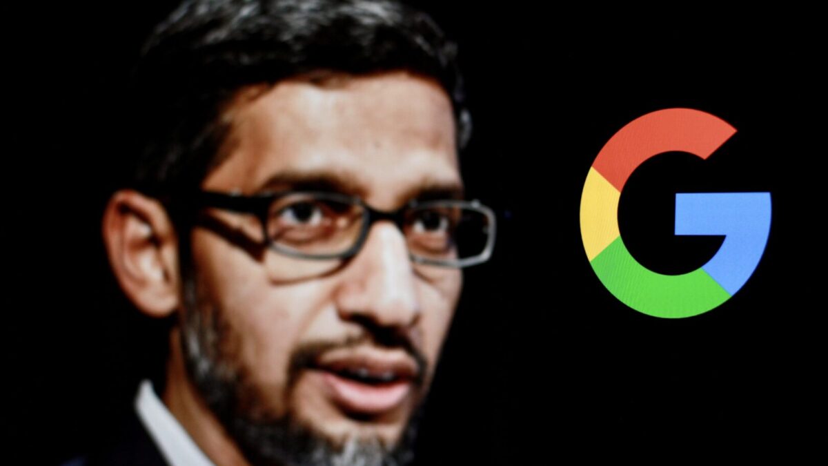 ВИДЕО: Шефот на Google одржа говор на доделување дипломи, десетици студенти станаа и си заминаа