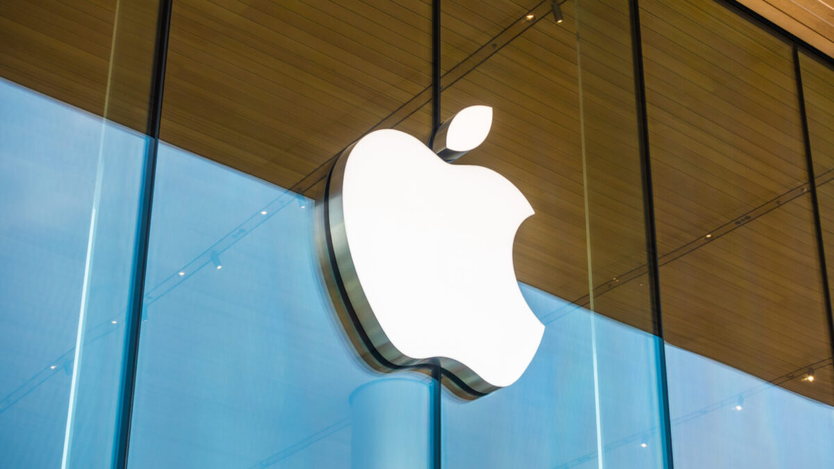 Apple ризикува сè: Трамп забранува делови за новиот iPhone?