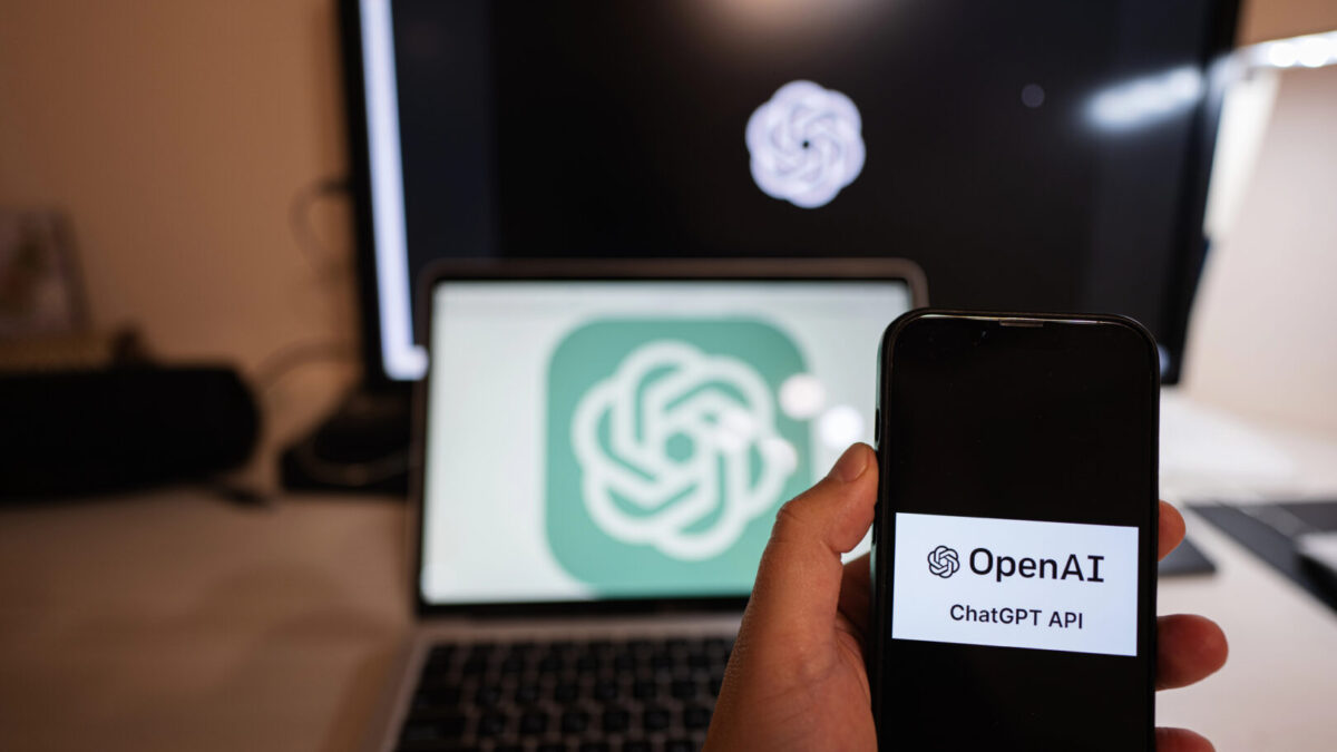 OpenAI прави нов уред: Ќе го вгради ChatGPT