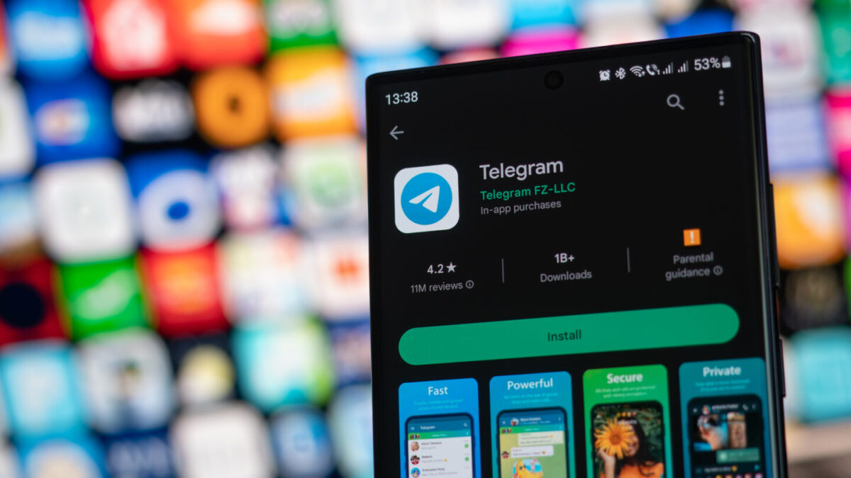 Apple привремено го отстрани Telegram од App Store