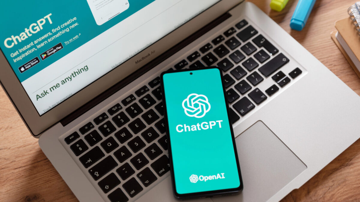 Македонците ChatGPT го користат повеќе за муабет, а помалку за работа