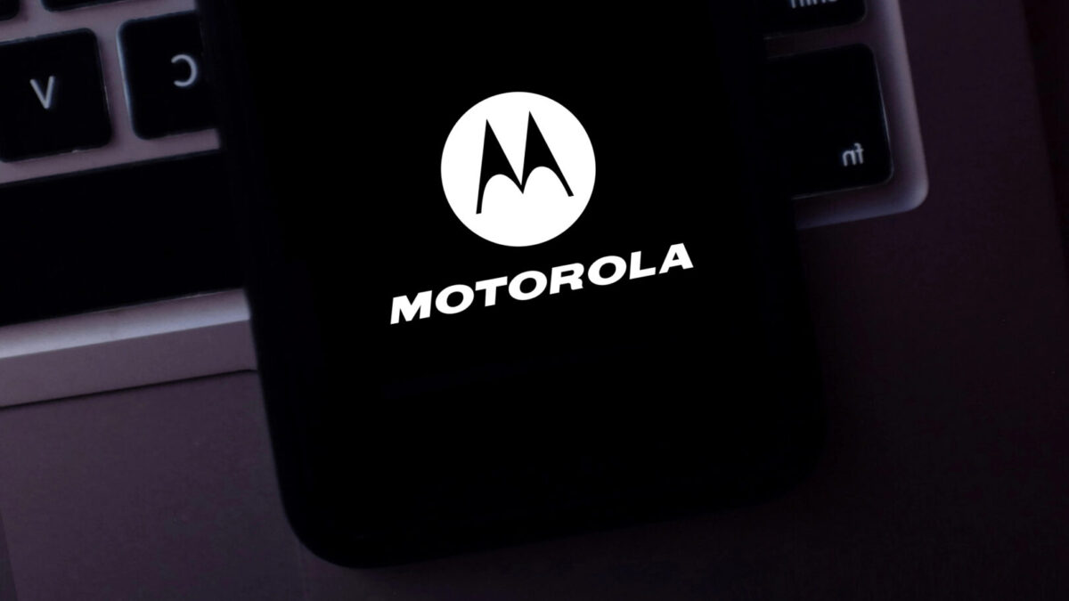 ФОТО: Motorola подготвува преклопен телефон каков што никогаш досега не сме виделе