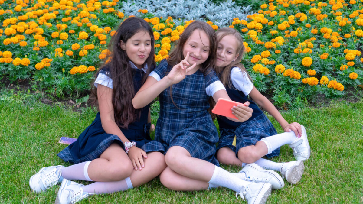 Крај на TikTok и социјалните мрежи за децата? Од Брисел доаѓа голема забрана: правилата се менуваат