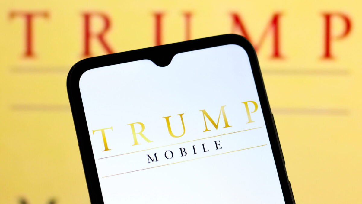 Скандал со паметните телефони на Трамп: Протекоа податоци на илјадници корисници